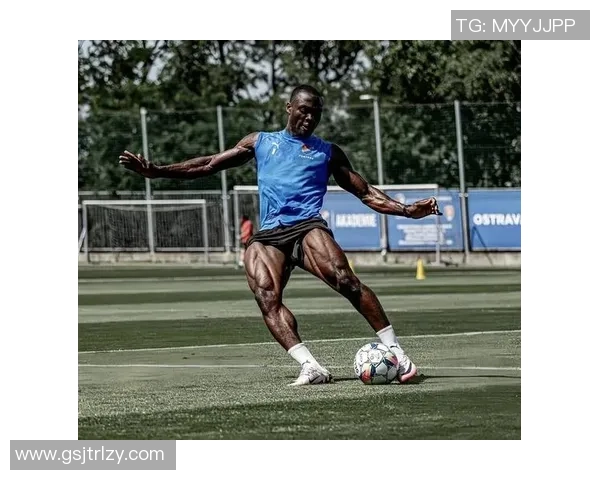 足球明星的运动天赋揭秘与培养之路探讨